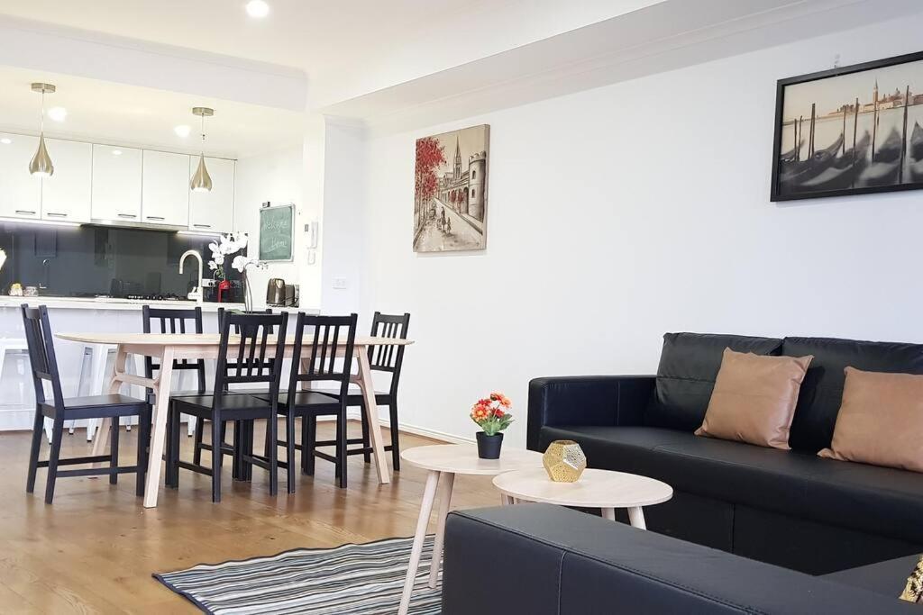 Riverview Spacious 3br2bath2car Wifipoolgym Crown Apartment *