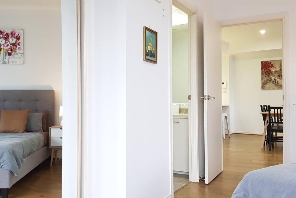Apartment Riverview Spacious 3br2bath2car Wifipoolgym Crown