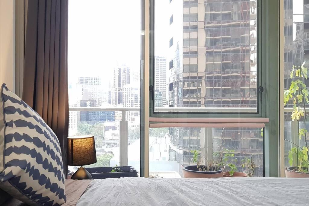 Riverview Spacious 3br2bath2car Wifipoolgym Crown Melbourne